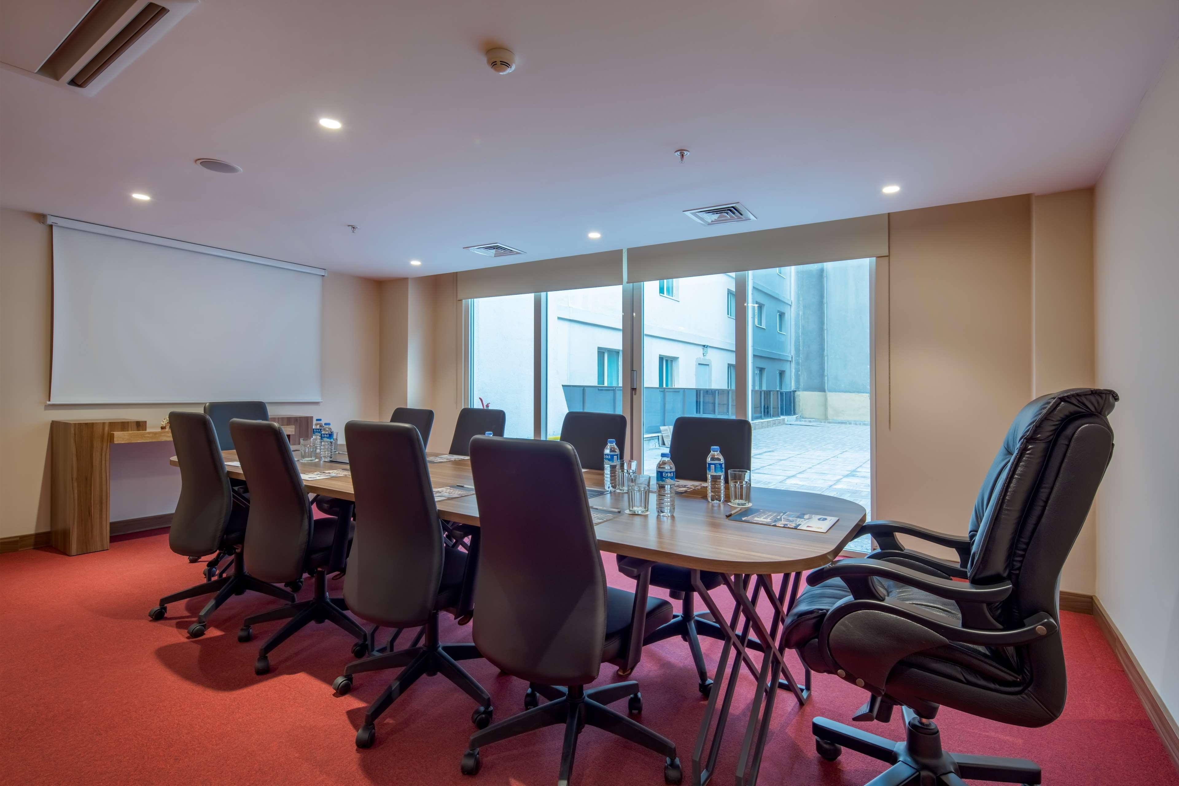 Hampton By Hilton Kahramanmaras Hotel Ngoại thất bức ảnh